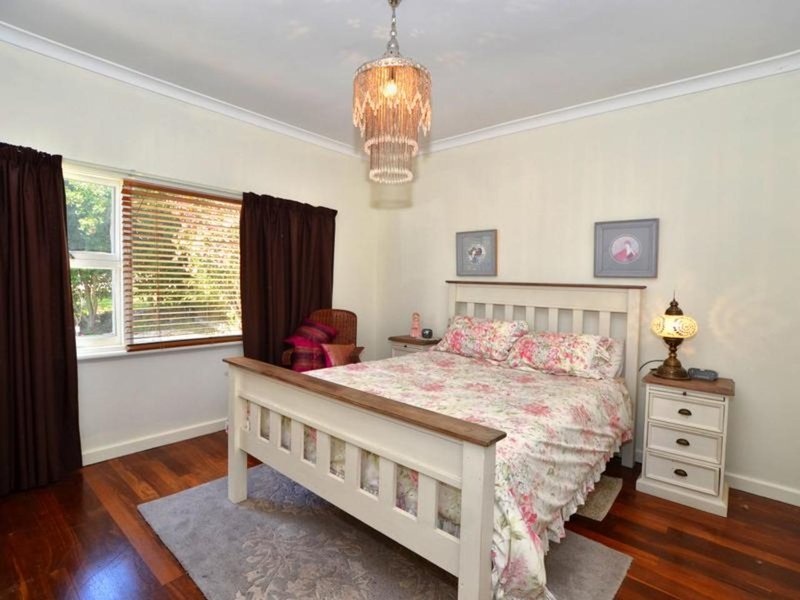 Photo - 17 Ashwell Street, Mount Melville WA 6330 - Image 8