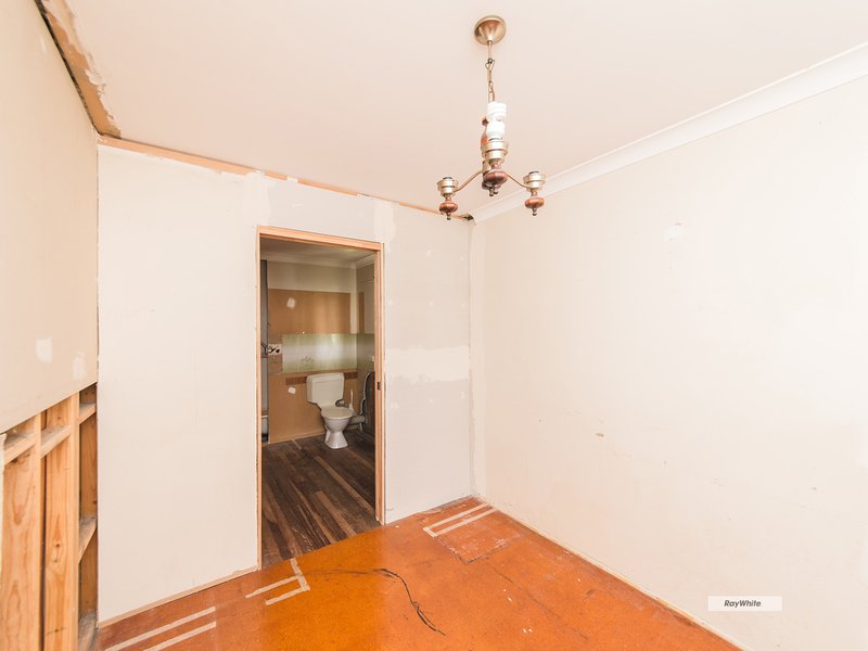 Photo - 17 Atherton Street, Norman Gardens QLD 4701 - Image 6