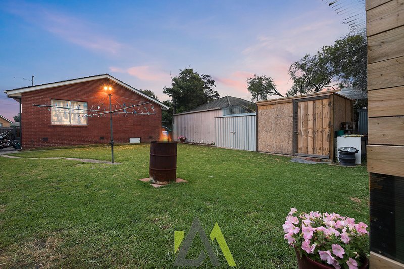 Photo - 17 Aurea Court, Frankston North VIC 3200 - Image 9