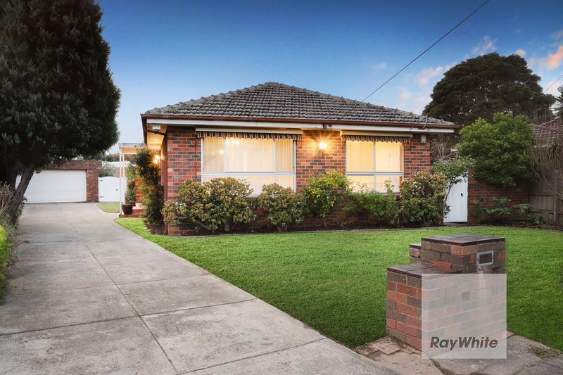 17 Avondale Court, Gladstone Park VIC 3043