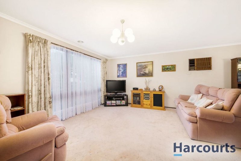 Photo - 17 Avril Street, Scoresby VIC 3179 - Image 4