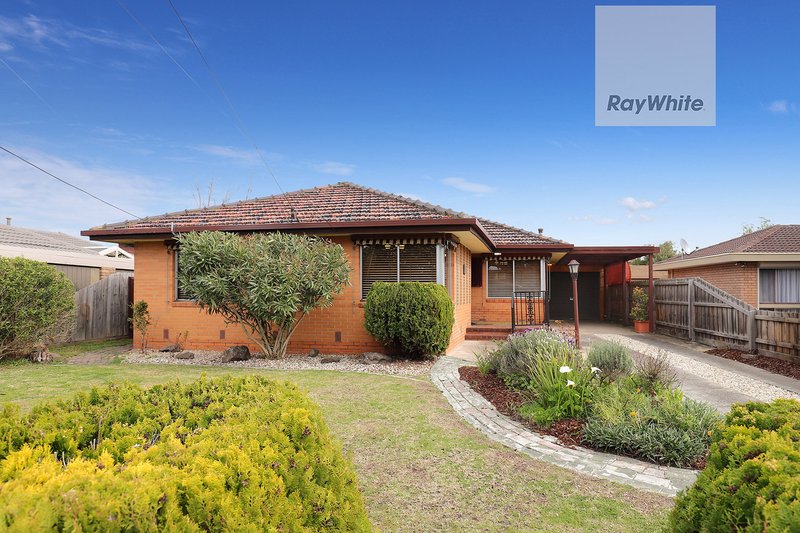 Photo - 17 Aylesbury Crescent, Gladstone Park VIC 3043 - Image 2