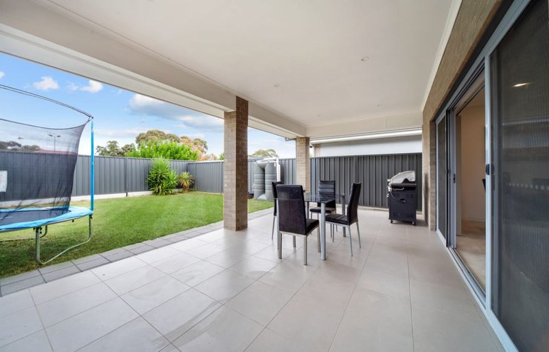 Photo - 17 Ayredale Ave , Clearview SA 5085 - Image 12