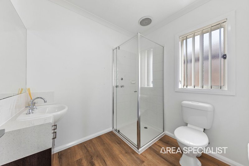 Photo - 17 Azalea Avenue, Pakenham VIC 3810 - Image 11