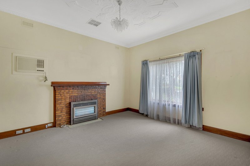 Photo - 17 Bakers Road, Coburg North VIC 3058 - Image 2