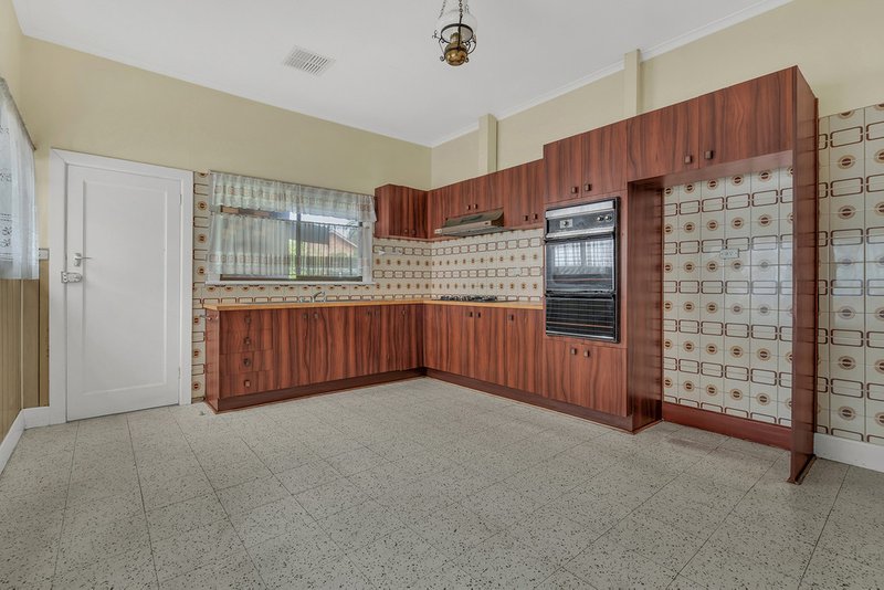 Photo - 17 Bakers Road, Coburg North VIC 3058 - Image 4