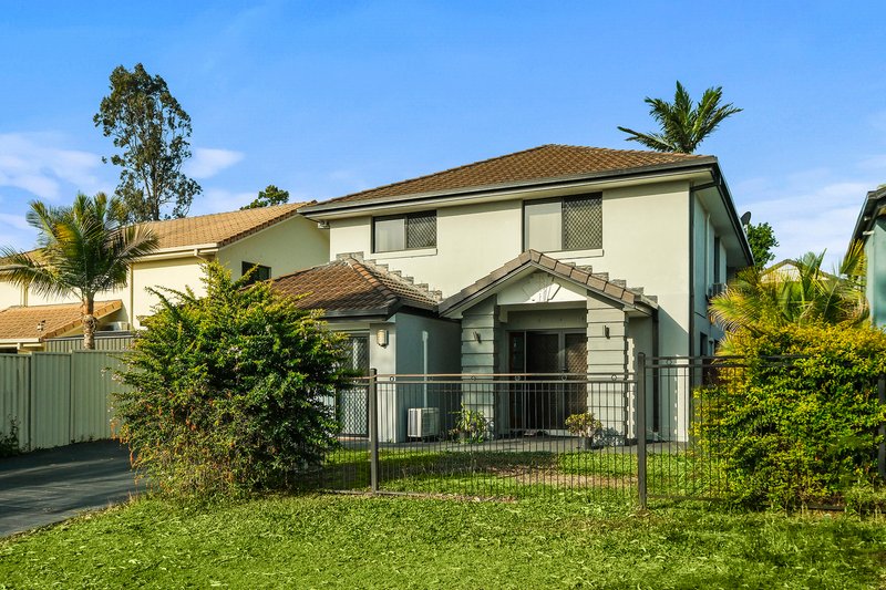 Photo - 17 Balmoral Place, Forest Lake QLD 4078 - Image 2