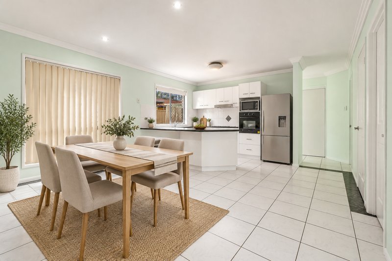 Photo - 17 Balmoral Place, Forest Lake QLD 4078 - Image 6