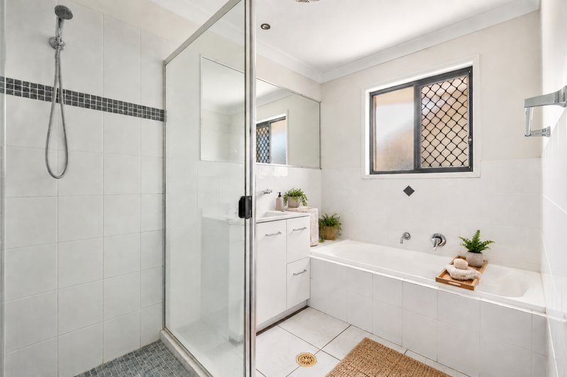 Photo - 17 Balmoral Place, Forest Lake QLD 4078 - Image 12