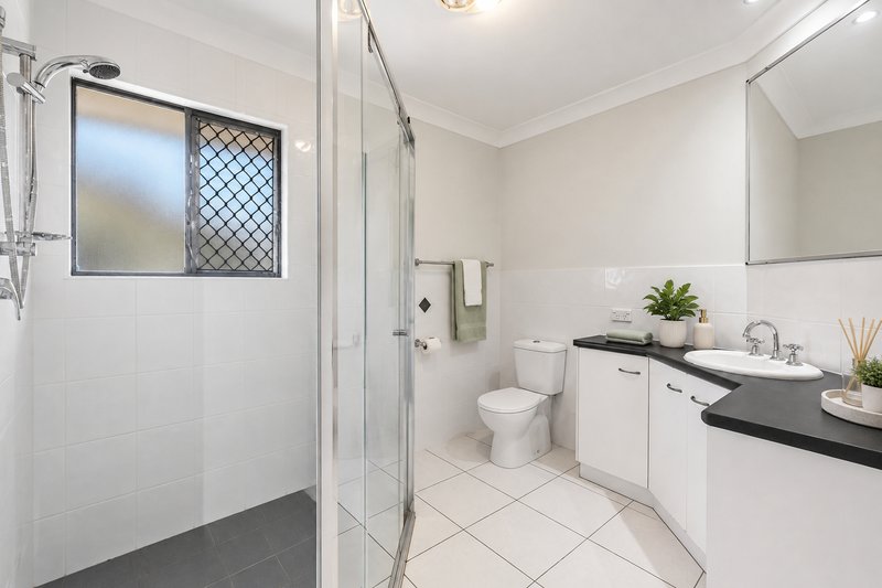 Photo - 17 Balmoral Place, Forest Lake QLD 4078 - Image 14