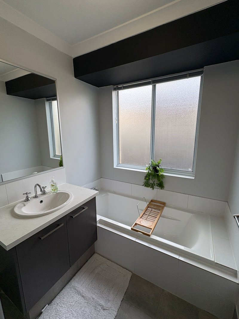 Photo - 17 Baluran Avenue, Brabham WA 6055 - Image 12