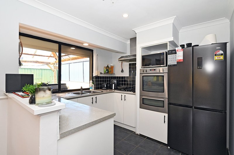 Photo - 17 Banfield Grove, Clarkson WA 6030 - Image 12