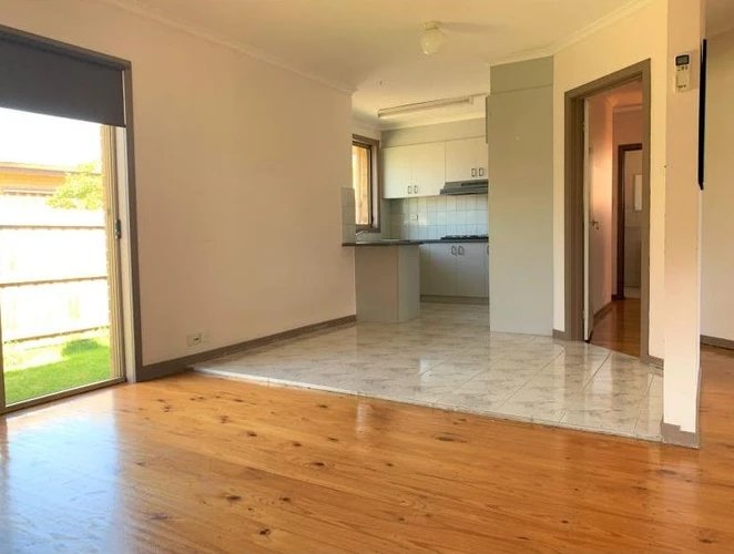 Photo - 1/7 Banksia Grove, Tullamarine VIC 3043 - Image 4