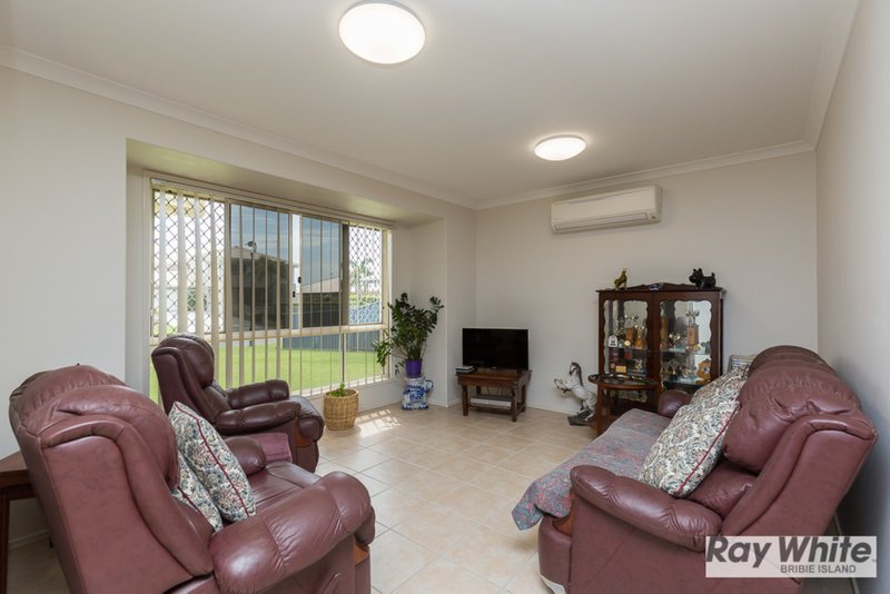 Photo - 17 Barklya Crescent, Bongaree QLD 4507 - Image 2