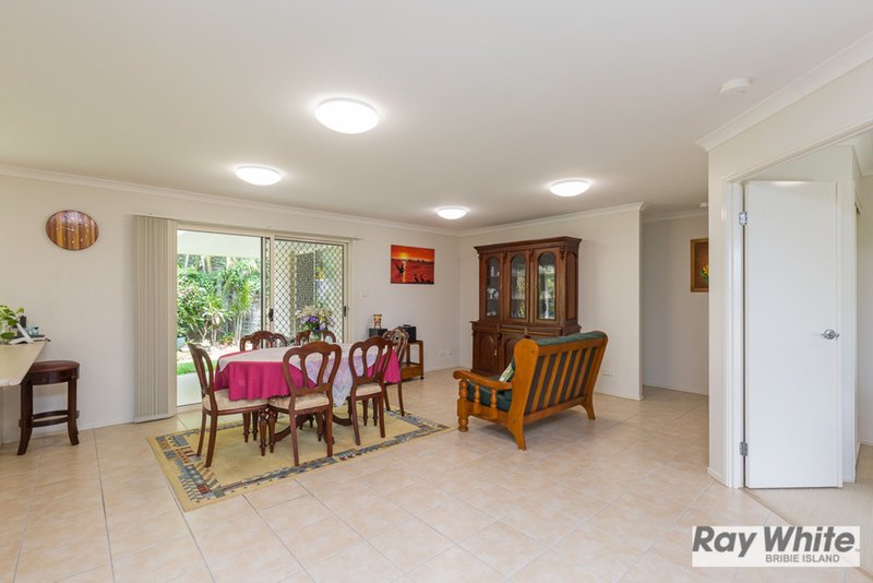 Photo - 17 Barklya Crescent, Bongaree QLD 4507 - Image 4