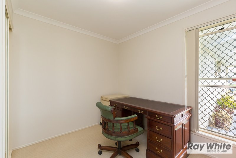 Photo - 17 Barklya Crescent, Bongaree QLD 4507 - Image 5