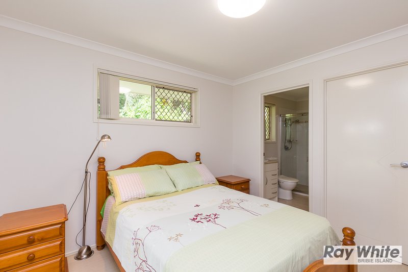 Photo - 17 Barklya Crescent, Bongaree QLD 4507 - Image 7