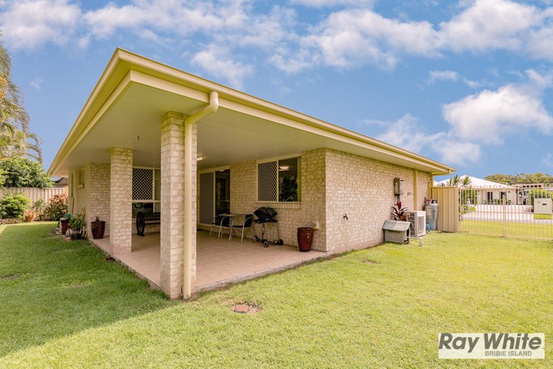 Photo - 17 Barklya Crescent, Bongaree QLD 4507 - Image 12