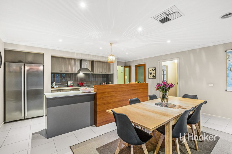 Photo - 17 Barnstormer Boulevard, Point Cook VIC 3030 - Image 4