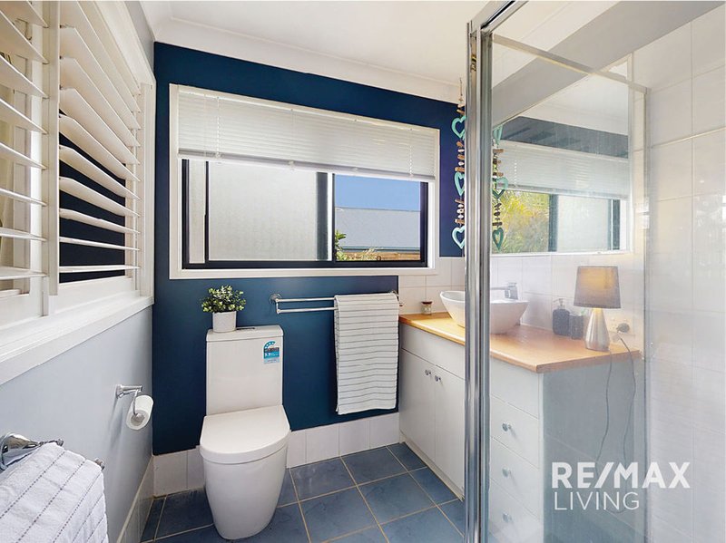 Photo - 17 Barrine Place, Narangba QLD 4504 - Image 16