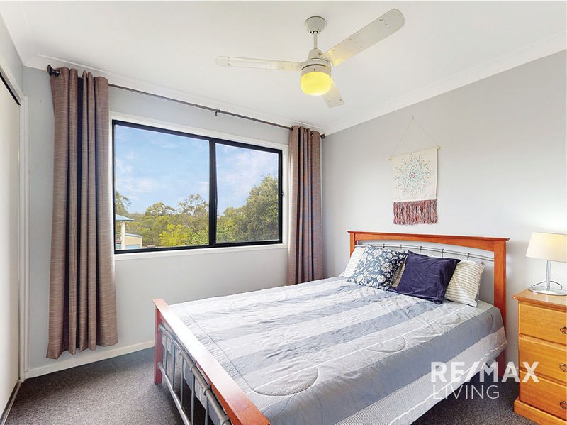 Photo - 17 Barrine Place, Narangba QLD 4504 - Image 17