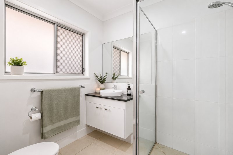 Photo - 17 Barrisdale Street, Heathwood QLD 4110 - Image 3