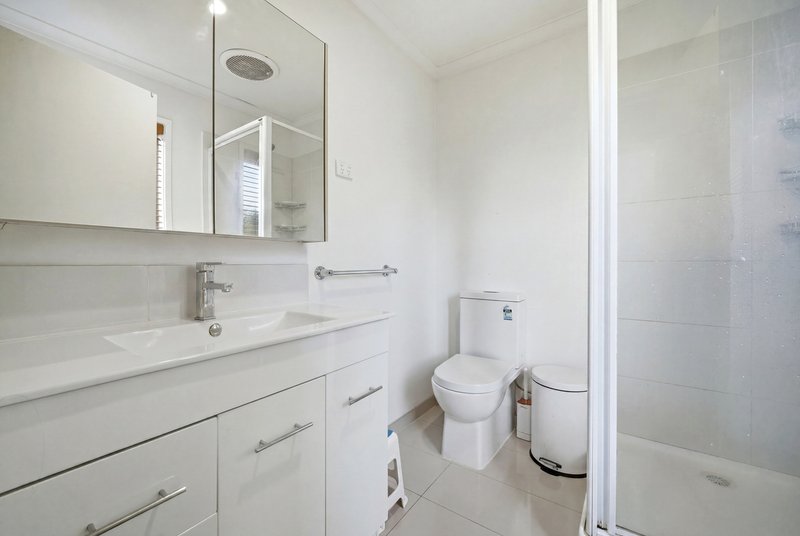 Photo - 17 Bateman Grove, Hampton Park VIC 3976 - Image 10