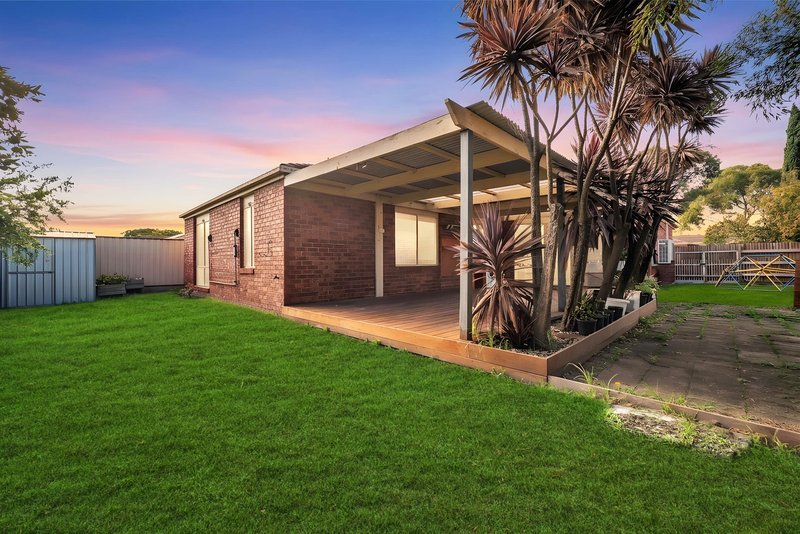 Photo - 17 Bateman Grove, Hampton Park VIC 3976 - Image 16