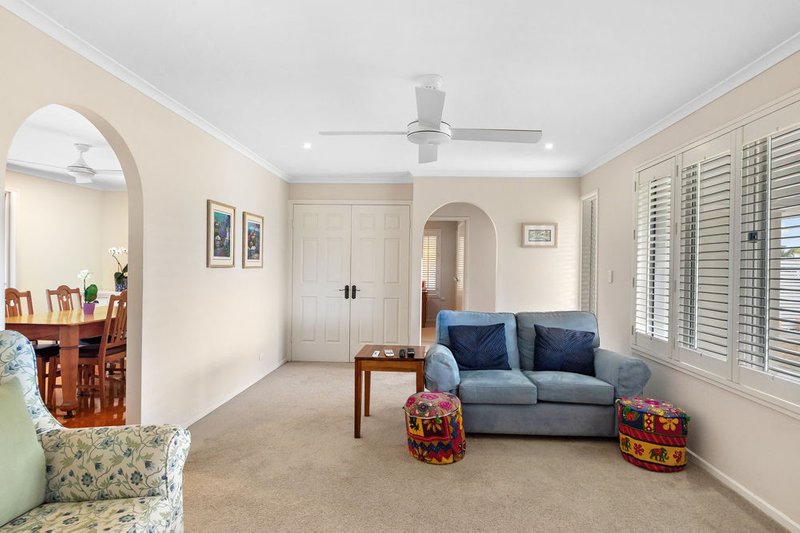 Photo - 17 Bates Drive, Everton Hills QLD 4053 - Image 8