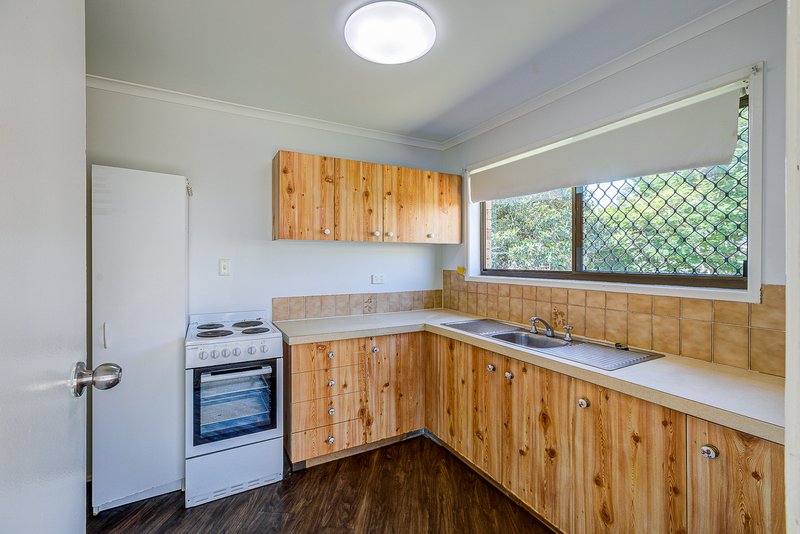 Photo - 17 Batman Drive, Redbank Plains QLD 4301 - Image 4