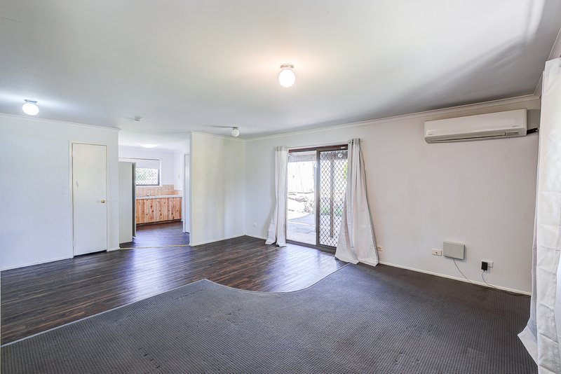 Photo - 17 Batman Drive, Redbank Plains QLD 4301 - Image 7