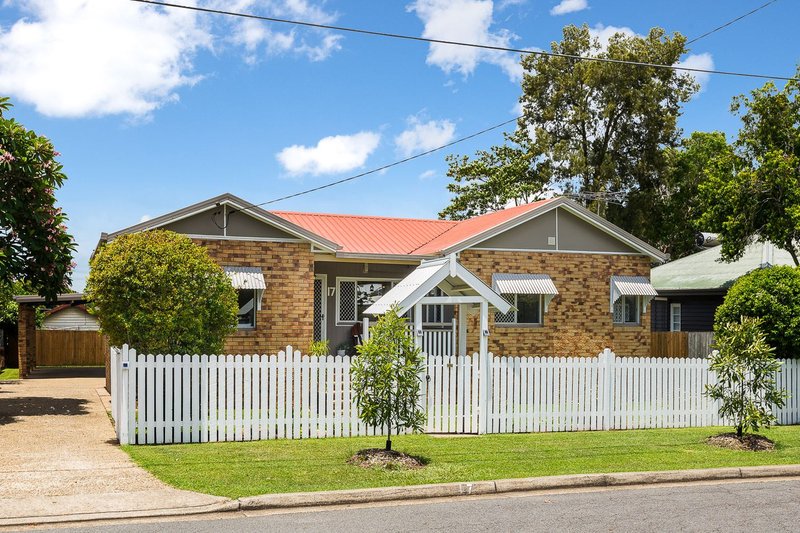 Photo - 17 Bayford Street, Oxley QLD 4075 - Image 1