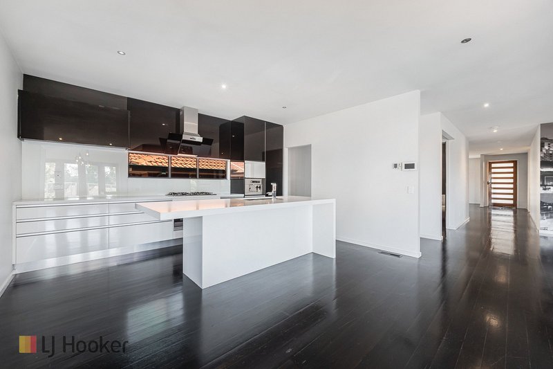 Photo - 17 Beau Vista Drive, Craigieburn VIC 3064 - Image 6