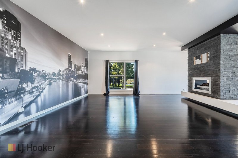 Photo - 17 Beau Vista Drive, Craigieburn VIC 3064 - Image 10
