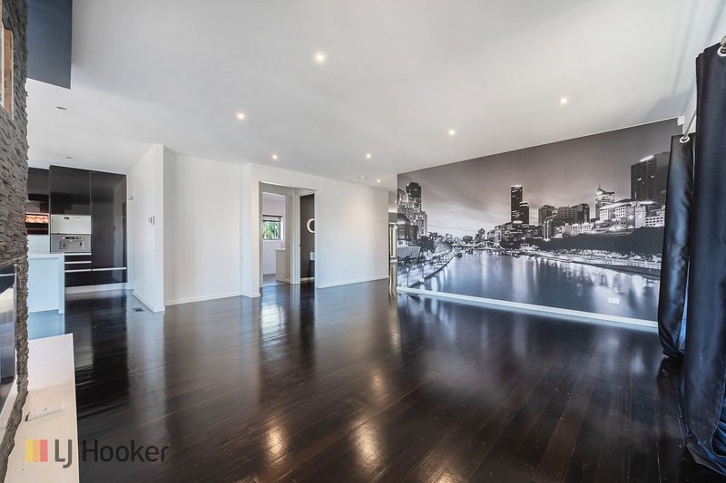 Photo - 17 Beau Vista Drive, Craigieburn VIC 3064 - Image 12