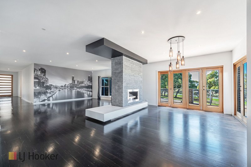 Photo - 17 Beau Vista Drive, Craigieburn VIC 3064 - Image 14