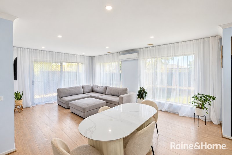 Photo - 17 Bedford Way, Mickleham VIC 3064 - Image 4