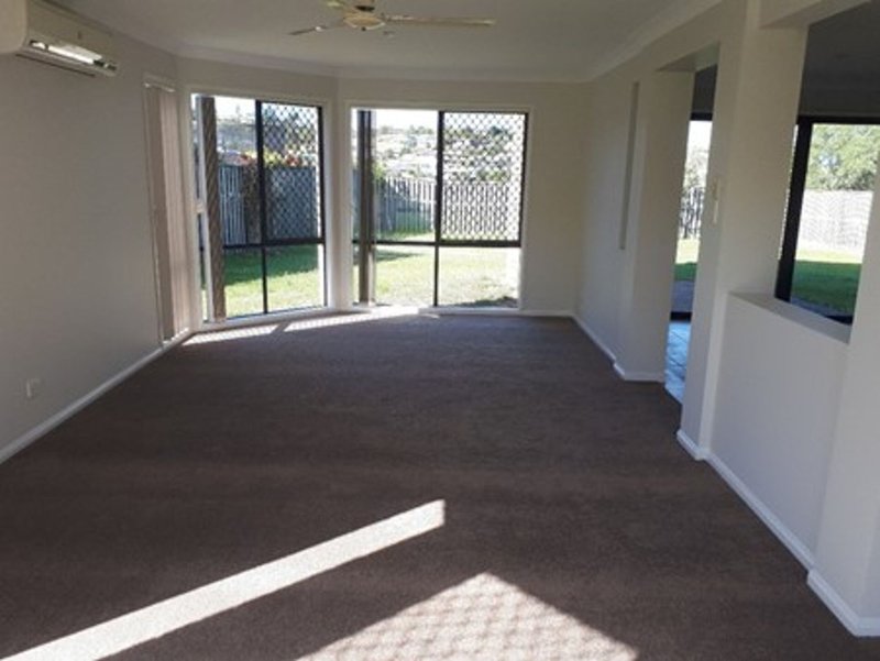 Photo - 17 Beerwah Str , Pacific Pines QLD 4211 - Image 3