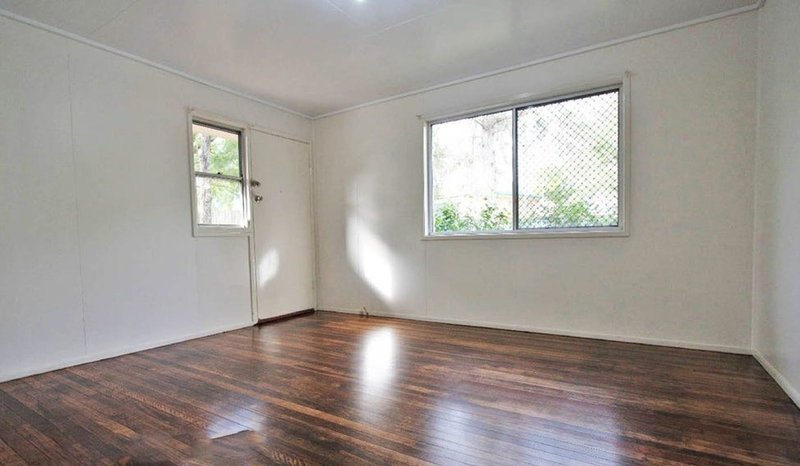 Photo - 17 Bellevue Road, Goodna QLD 4300 - Image 7