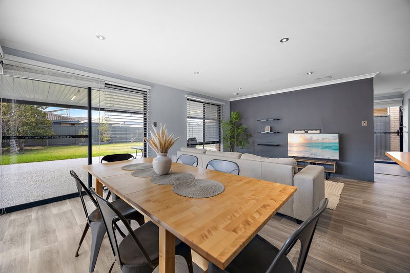 Photo - 17 Benbecula Loop, Port Kennedy WA 6172 - Image 7