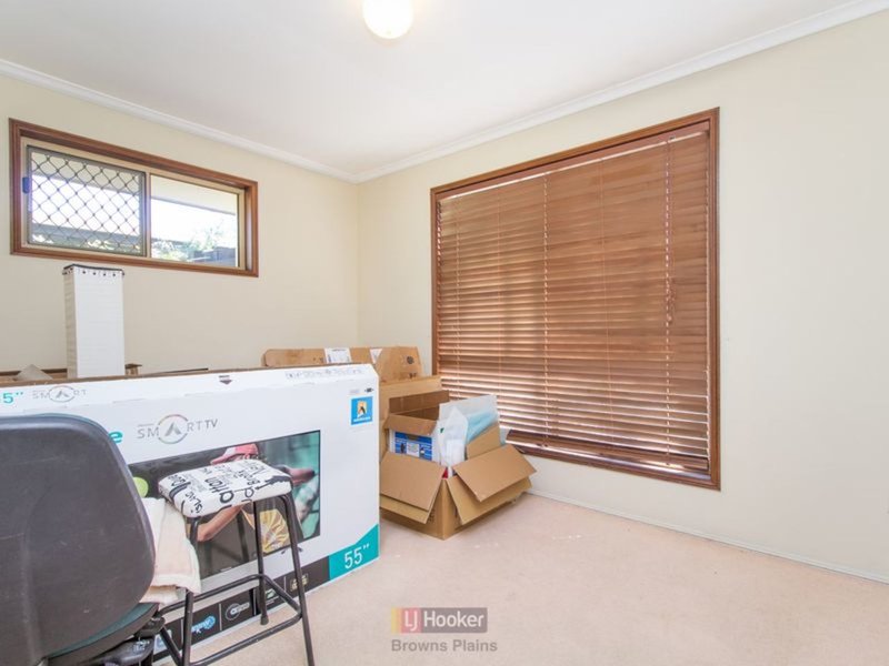 Photo - 17 Bennett Drive, Regents Park QLD 4118 - Image 5