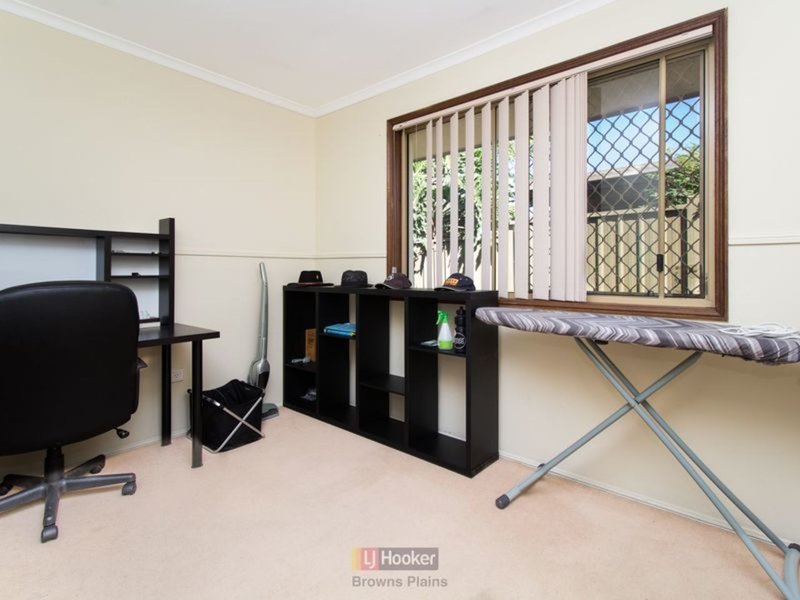 Photo - 17 Bennett Drive, Regents Park QLD 4118 - Image 6