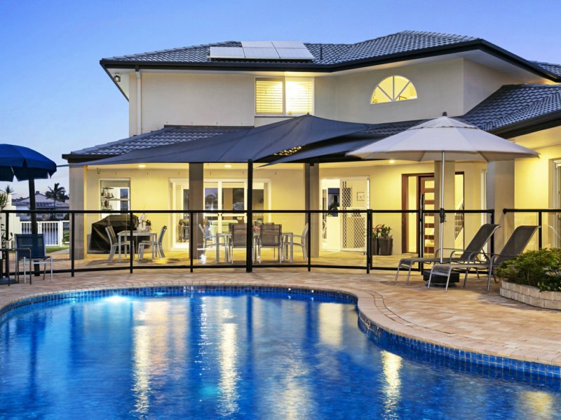 Photo - 17 Bernardino Crt , Mermaid Waters QLD 4218 - Image 2