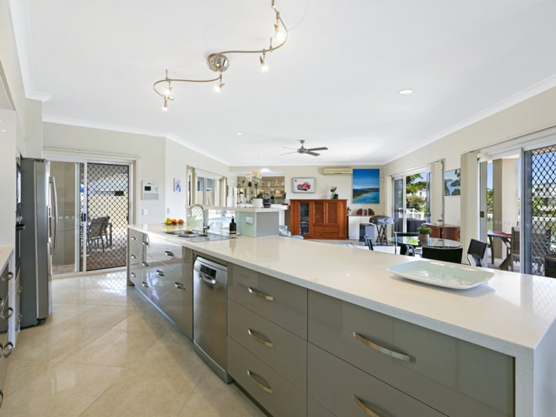 Photo - 17 Bernardino Crt , Mermaid Waters QLD 4218 - Image 9