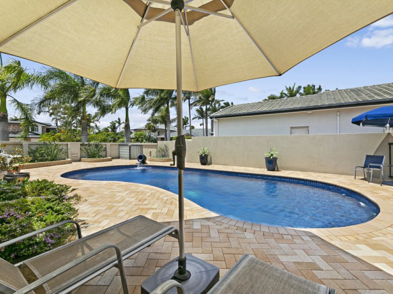 Photo - 17 Bernardino Crt , Mermaid Waters QLD 4218 - Image 17