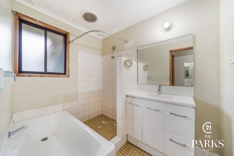 Photo - 17 Bettong Crescent, Bossley Park NSW 2176 - Image 13