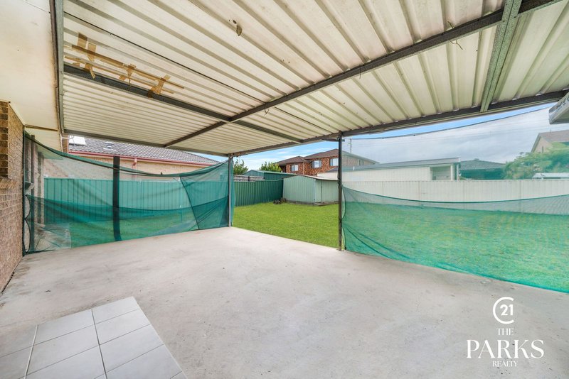 Photo - 17 Bettong Crescent, Bossley Park NSW 2176 - Image 14
