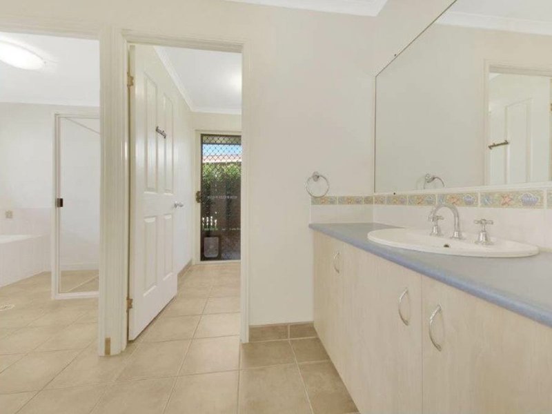 Photo - 17 Bevington Street, Tannum Sands QLD 4680 - Image 12