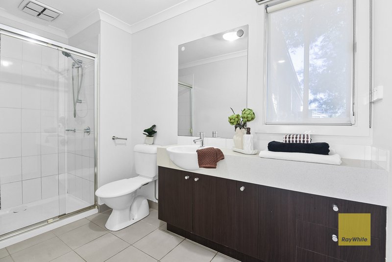 Photo - 17 Bianca Boulevard, Tarneit VIC 3029 - Image 3