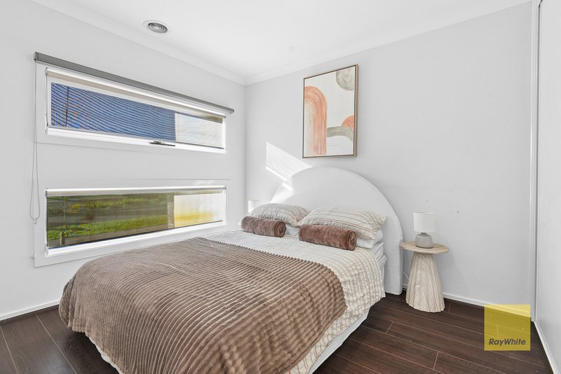 Photo - 17 Bianca Boulevard, Tarneit VIC 3029 - Image 4